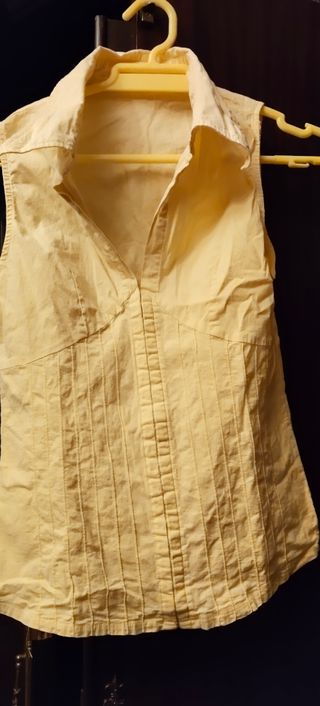 Blusa Amarilla sin Mangas