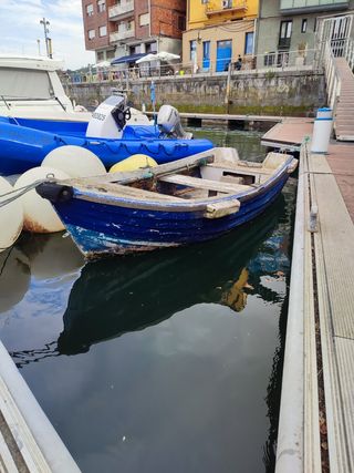 Barco auxiliar fibra usado