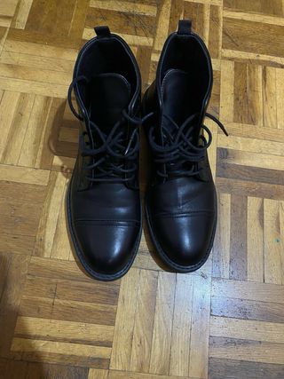 Botines de piel con cordones hombre