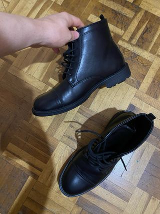 Botines de piel con cordones hombre