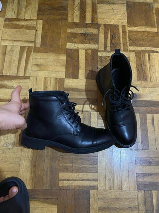 Botines de piel con cordones hombre