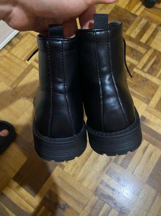 Botines de piel con cordones hombre