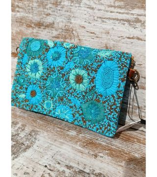 Cartera con Solapa Bordadas