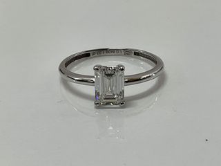 sortija oro 18k con piedra con diamante de laboratorio