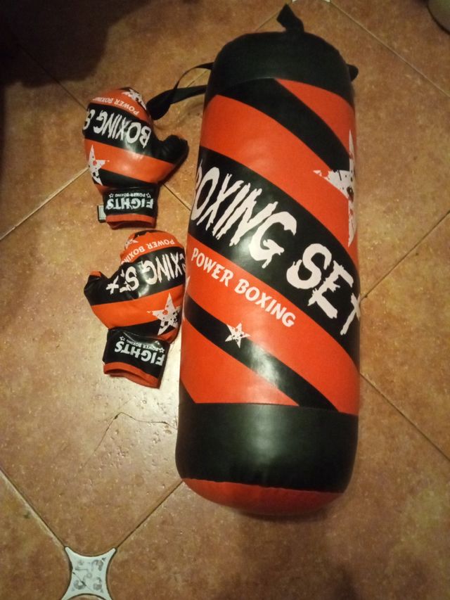 Sacco da boxe + guanti per bambini