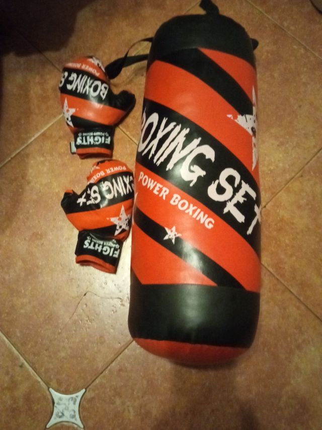 Sacco da boxe + guanti per bambini