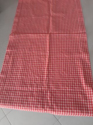 Runner rettangolare rosso e bianco
