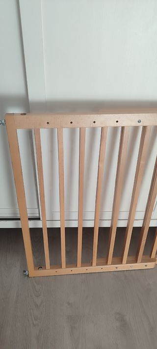 Barrera seguridad bebé madera