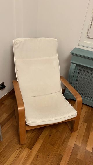 Sillón de madera y tela blanco