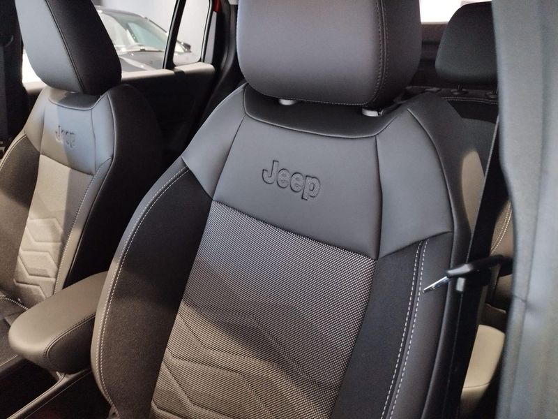 Jeep Avenger BEV Altitude 2023, foto 17