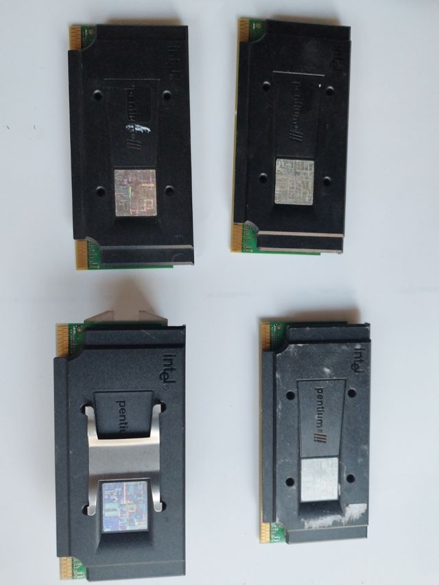4 Intel Pentium III FUNCIONAn, 450, 450, 500,600