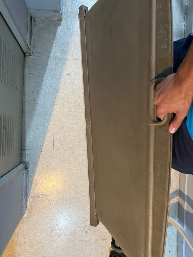 Bandeja cubremaletero Jeep Cherokee WJ