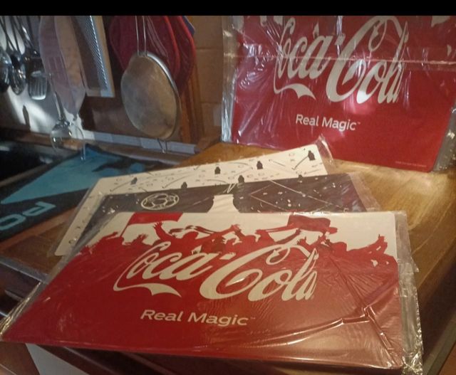 17 Tovagliette CocaCola Real Magic