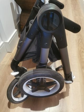 Bugaboo Fox 3: Capazo Azul Marino