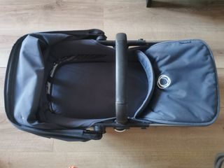 Bugaboo Fox 3: Capazo Azul Marino