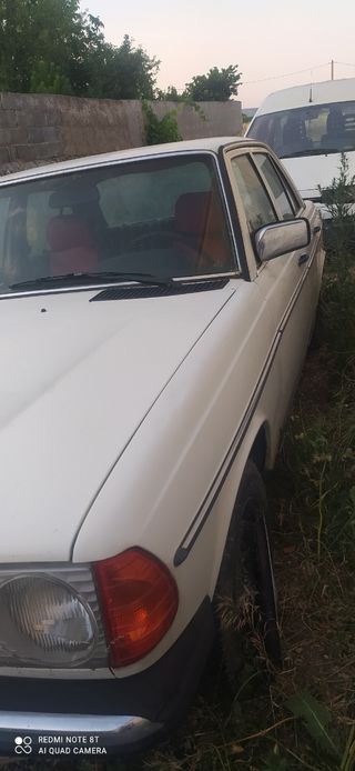 Mercedes-Benz Mercedes 240D carro ería 123 1993
