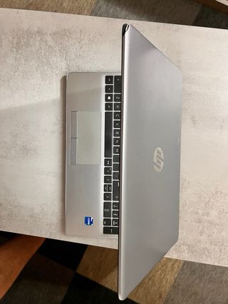 Portátil HP i5 Plata