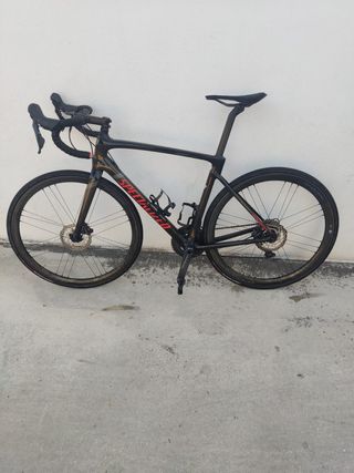 Bicicleta carretera carbono Spezialiced roubeix