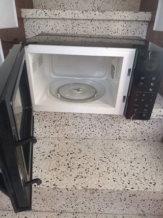 Microondas Hoover - Como nuevo. 65€. OFERTA 55€