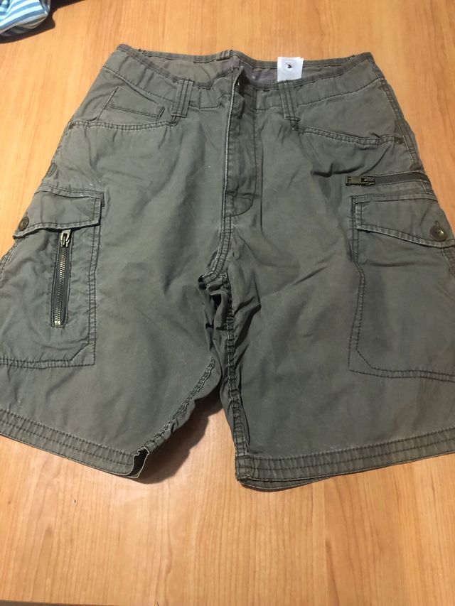 Shorts cargo verde militar