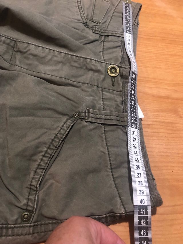 Shorts cargo verde militar