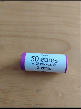 Cartucho de 25 monedas de 2 euros.