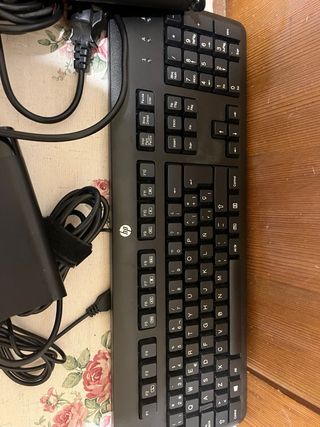 HP ZBook 17 G3 completo incluye teclado