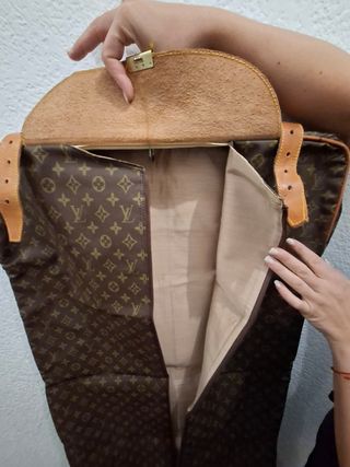 LOUIS VUITTON Maleta porta trajes