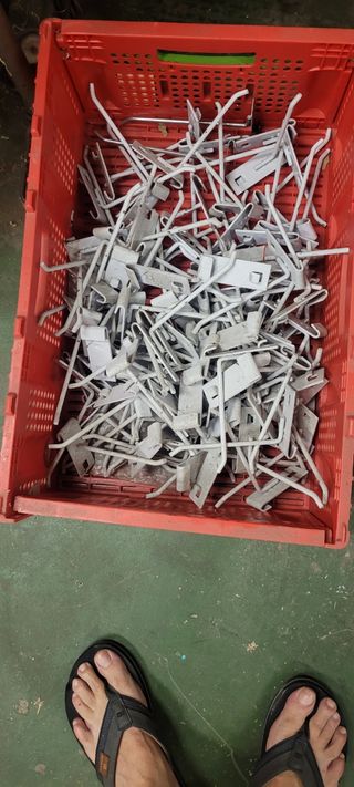 Rejilla expositora metálica blanca