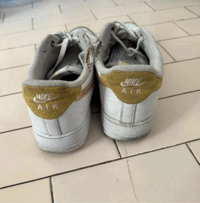 Nike Air Force 1 bianche e oro