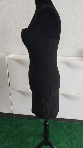 Vestido negro ajustado