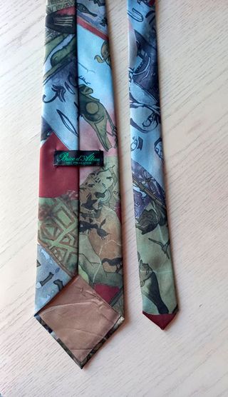 Corbata Lagerfeld y otras de regalo