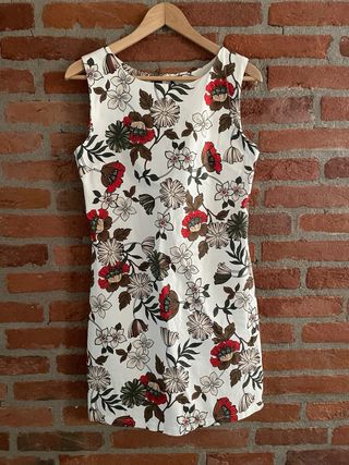 4 meravigliosi Abiti estivi. In ottime condizioni.