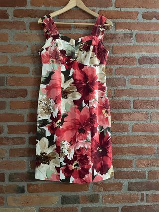 4 meravigliosi Abiti estivi. In ottime condizioni.