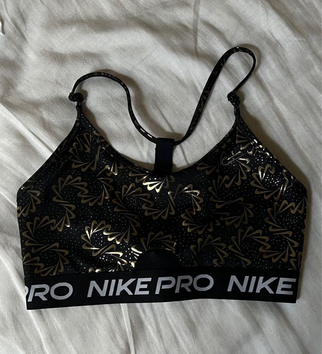 Top Nike Pro - Nero e Oro