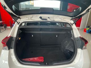 🚗✨ Toyota Auris desde 235€/mes