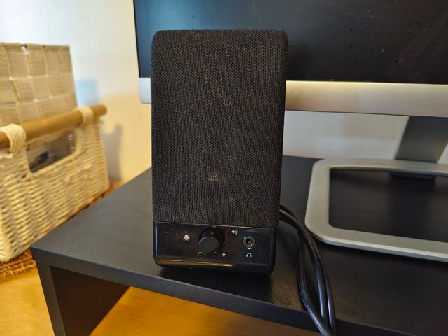 Altavoces AmazonBasics - USB