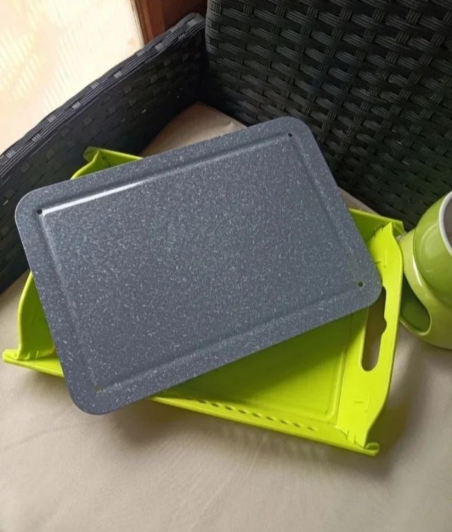 Tagliere smaltato con vassoio setaccio