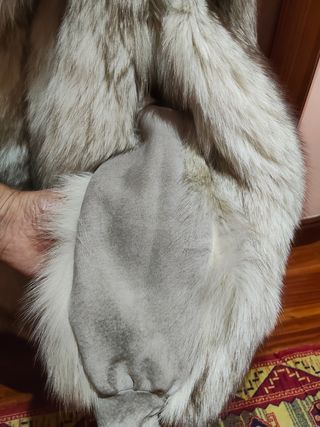 Abrigo de piel blanco roto