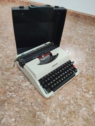 Máquina escribir Adler