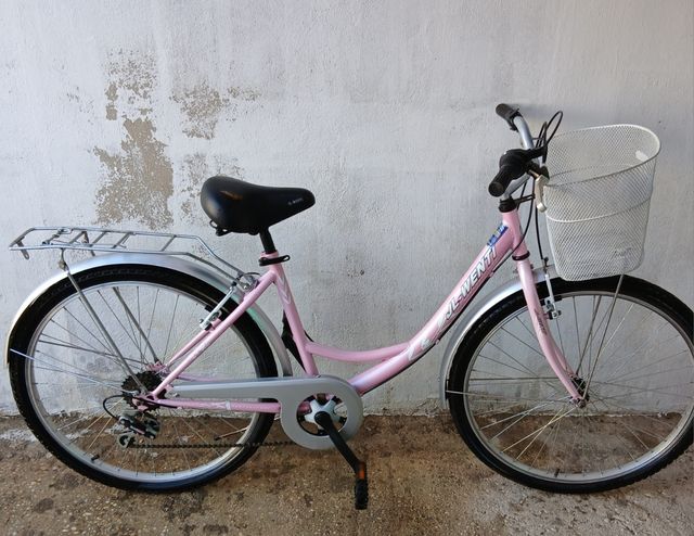 Bicicleta paseo, color rosa,prácticamente nueva