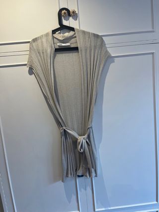 Chaleco Zara plateado - nuevo