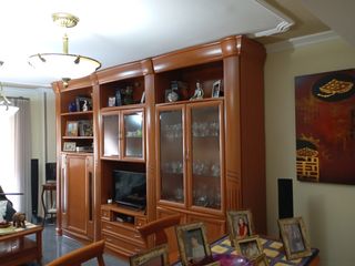 Mueble salón madera - vitrina