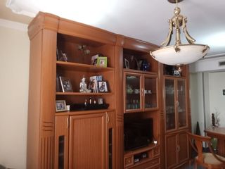 Mueble salón madera - vitrina