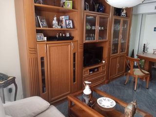 Mueble salón madera - vitrina