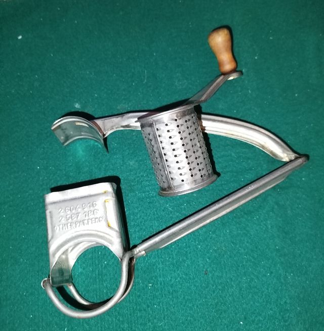 Rallador antiguo cocina - Metal y madera