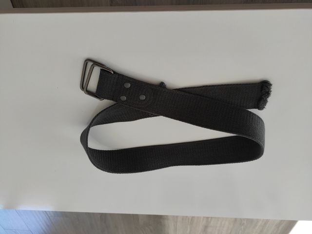 Cinturón gris oscuro