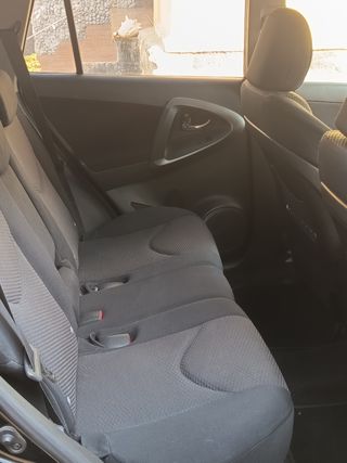 Toyota RAV4 2010