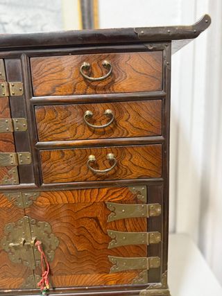 Comodino antico in legno