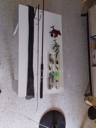 Caña Rapala + 2 carretes pesca + artículos varios
